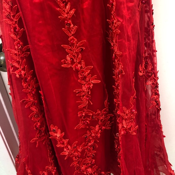 Mermaid evening red dress. Beads & appliqués. Vestido de fiesta de noche. - Picture 9 of 11